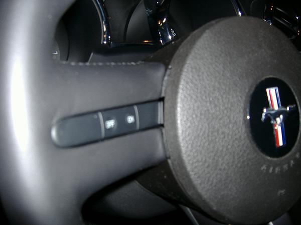Bullitt steering wheel installed-2007_1221image0047.jpg