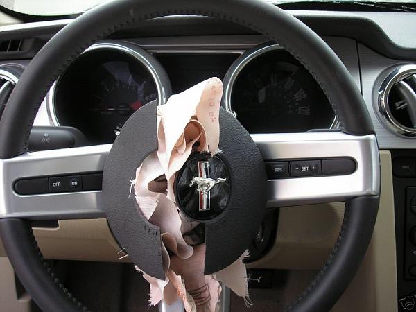 S-197 Mustang Steering wheel emblem HELP!, How do you remove it?-3f_3.jpg