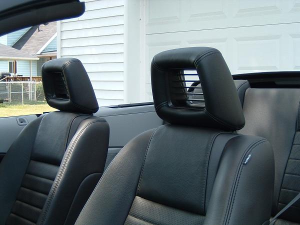 Saleen Headrests installed-dscf0244.jpg