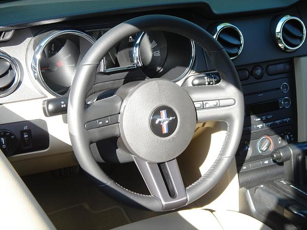 Bullitt steering wheel installed-steering-wheel.jpg