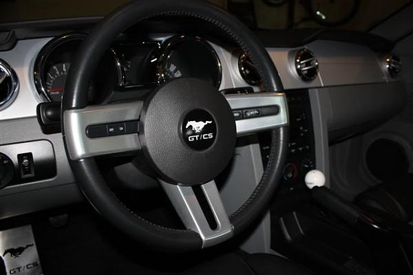 New custom steering wheel emblem-img_0650-small-.jpg