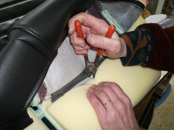 ROUSH SEAT COVERS INSTRUCTIONS-seat17.jpg