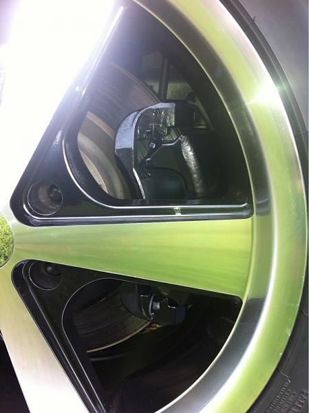 Painting brake calipers-image-693795947.jpg