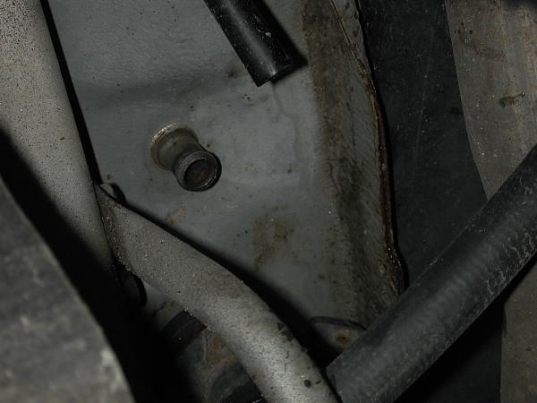 Fuel tank connection photos needed-dscn2826.jpg