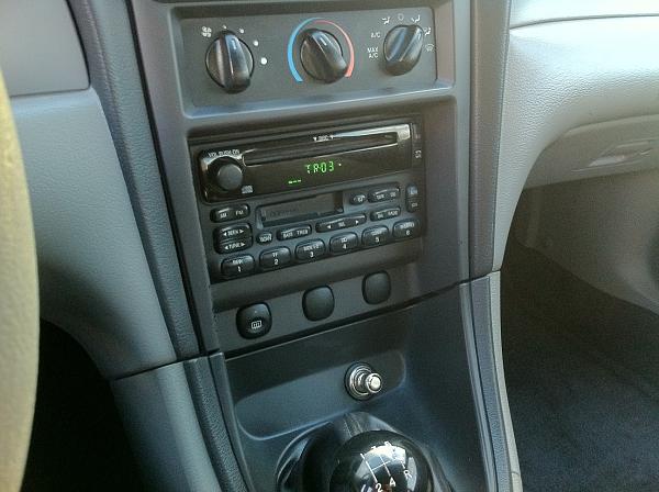Beginners Advice for Aftermarket Car Stereo-mustang-cd-player.jpg