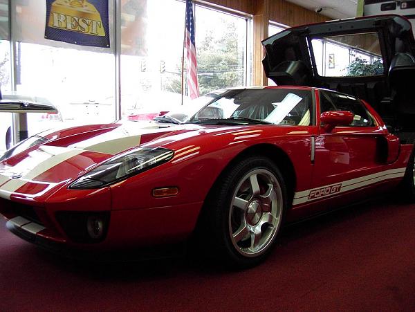 Red Ford GT pics-ford-gt-2.jpg
