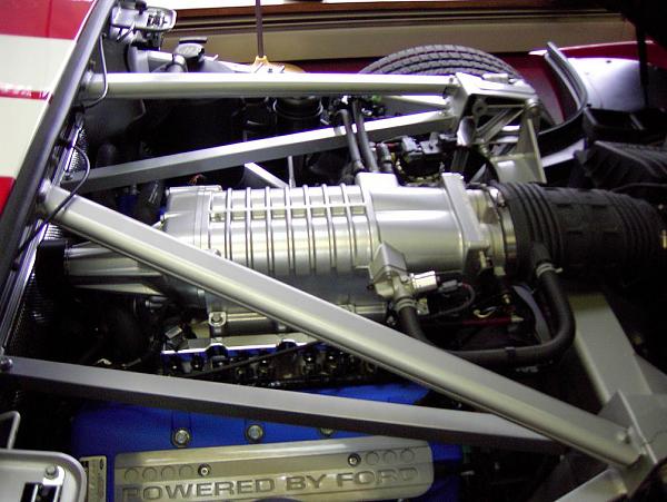 Red Ford GT pics-ford-gt-engine.jpg
