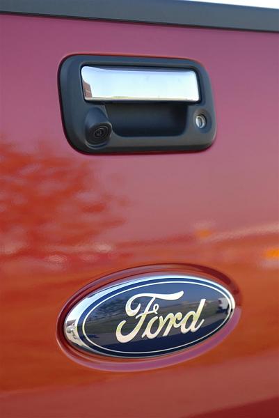 F-series Pics, just a couple new features-08f-150_rearcamera_02.jpg