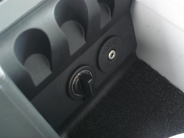 Factory MP3 plug-in for 07's. Can I get one for my '06-auxjack.jpg