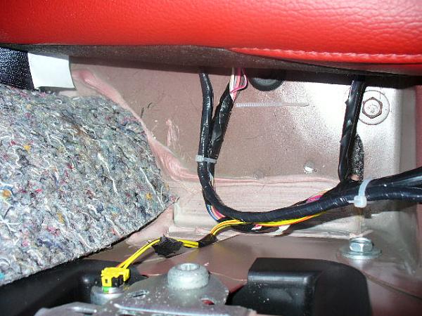 SIRIUS PLUG AND PLAY FOR 05 up Mustang-sirius-pics-015.jpg