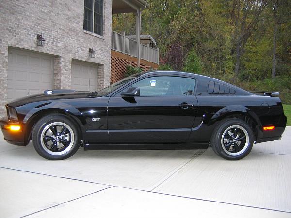 * Black Mustang Check-In *-louver-4.jpg