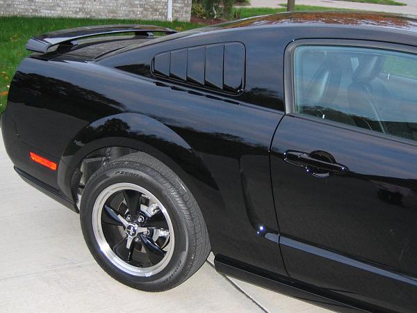 * Black Mustang Check-In *-louver-7.jpg