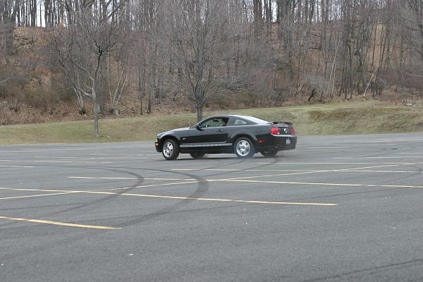 2005-2009 S-197 Gen 1 FORD MUSTANG Black Picture Gallery!-stang_burnouts_035_smaller.jpg