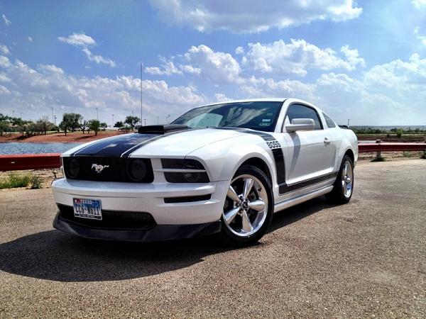 2005-2009 S-197 Gen 1 Performance White Mustang Picture Gallery-image-1336892754.jpg