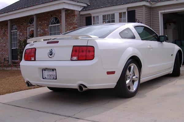 2005-2009 S-197 Gen 1 Performance White Mustang Picture Gallery-mustang-2.jpg