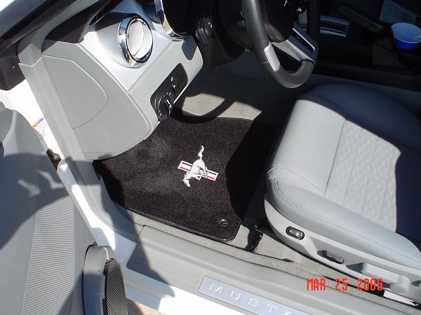 2005-2009 S-197 Gen 1 Performance White Mustang Picture Gallery*-07-floor-mats-41.jpg