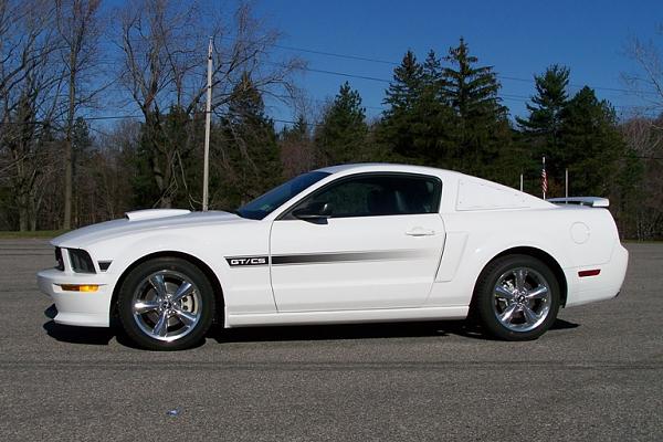 2005-2009 S-197 Gen 1 Performance White Mustang Picture Gallery*-101_1102.jpg