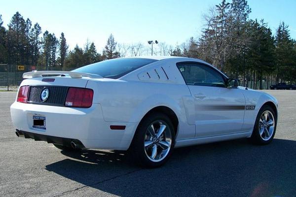 2005-2009 S-197 Gen 1 Performance White Mustang Picture Gallery*-101_1106.jpg