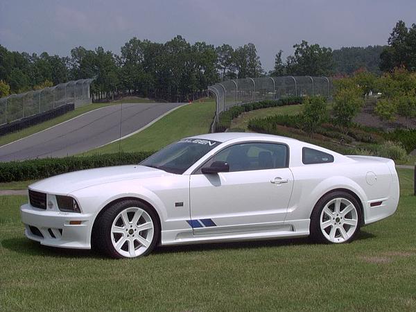 2005-2009 S-197 Gen 1 Performance White Mustang Picture Gallery-p1010515.jpg