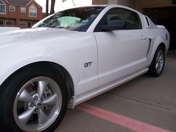 2005-2009 S-197 Gen 1 Performance White Mustang Picture Gallery-b_103_4622.jpg