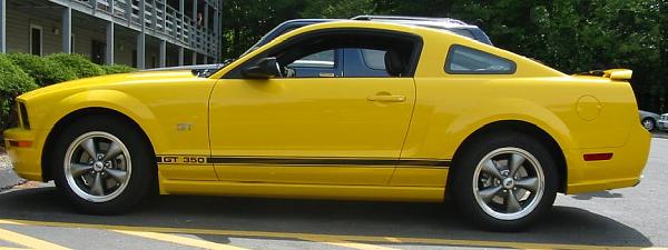 2005-2006 S-197 Gen 1 Screaming Yellow Picture Gallery-img_2706_r.jpg