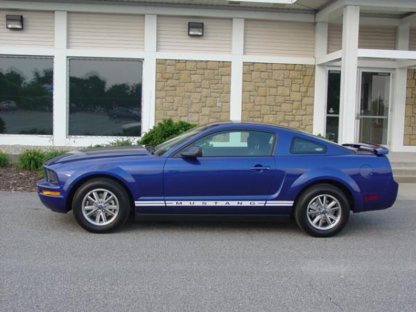 Here's my pics of my2005 Soinc Blue Mustang-05mu5.jpg