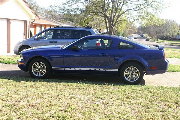 2005 Ford Mustang S-197 Gen 1 Sonic Blue Picture Gallery with Stripes-pict0002-medium-.jpg