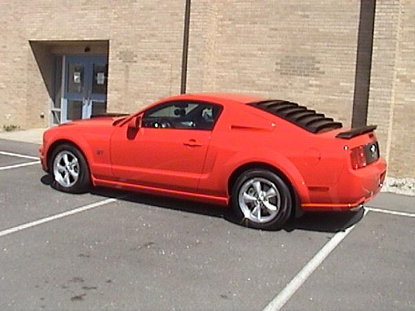 2005-2008 Ford Mustang S-197 Gen 1 Torch Red Picture Gallery-07-gt-side.jpg