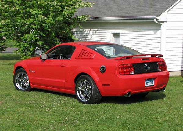 2005-2008 Ford Mustang S-197 Gen 1 Torch Red Picture Gallery-img_4761b.jpg