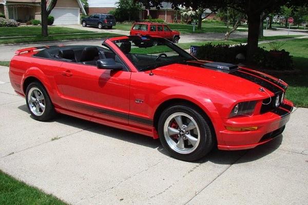 2005-2008 Ford Mustang S-197 Gen 1 Torch Red Picture Gallery-rt-frt-qtr.jpg
