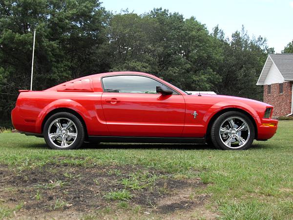 2005-2008 Ford Mustang S-197 Gen 1 Torch Red Picture Gallery-striped-008.jpg