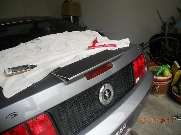 Looking to remove my GT spoiler off my V6...-spoilinstall4_zps463e2268.jpg