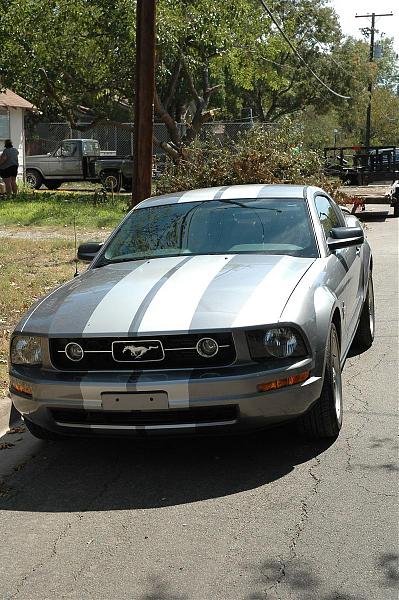 Current pics of my car w/ silver stripes-front.jpg