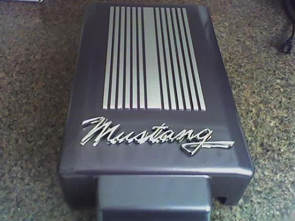 New pics with this round of mods-mustang-plenum-cover.jpg