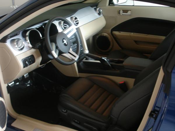 any vista blue with camel/black interior-dsc00724.jpg