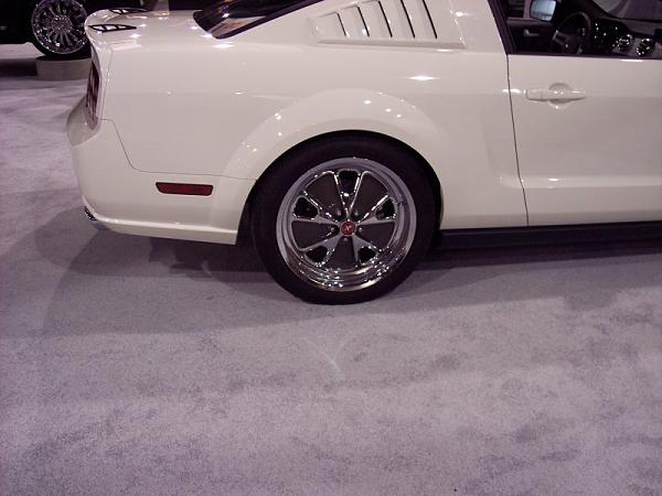 SEMA pics-cdc_rims.jpg