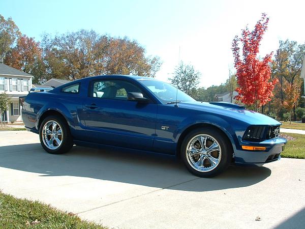 Wheels on Blue Mustang-passenger-side.jpg