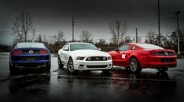 Stangs at Roush getting ready to be &quot;ROUSHified&quot;-431503_10150653160449795_109248019794_9147493_90232848_n.jpg