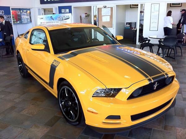 Mustangs @ New York International Auto Show 2012-img_0637.jpg