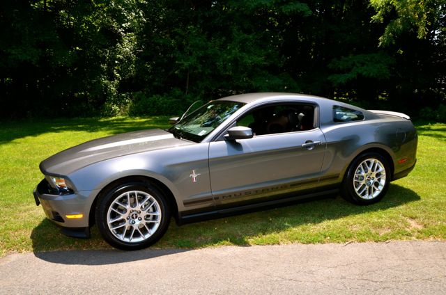 2013 Ford mustang v6 premium pony package #5