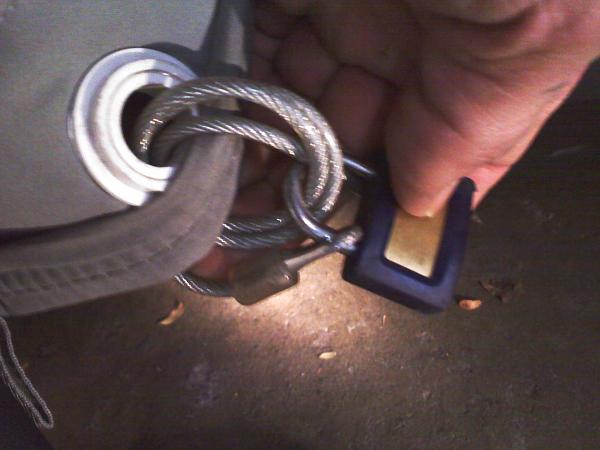 Car Covers-lock-end-1.jpg