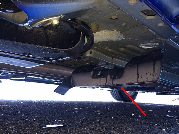 Plastic Part under Chassis of 2014 Mustang V6-pic2.jpg