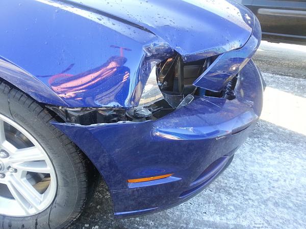 So much damage in such slow speed....-front-side-resized.jpg