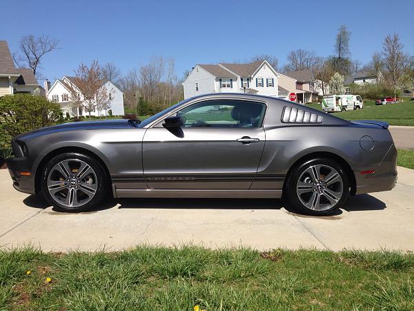 2010-2014 Ford Mustang S-197 Gen II Lets see your latest Pics PHOTO GALLERY-side_view_window_louvers.jpg