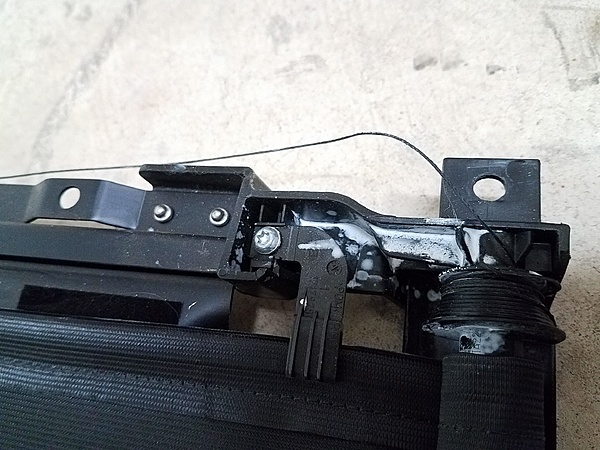 Glass top Mustang sunshade removal?-20170210_211012.jpg