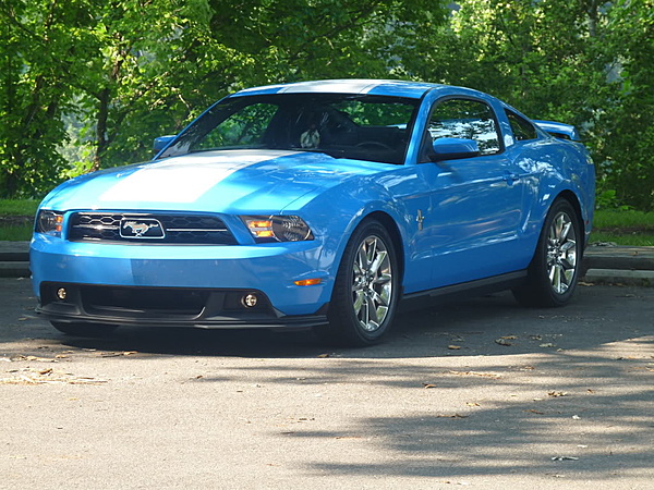 Anyone have pics of there 2010 mustang gt-mustangpicsaroundtown038.jpg