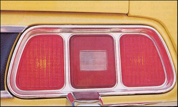 2010 Mustang Tail-lights and Spoiler Uncovered.-taillight.jpg