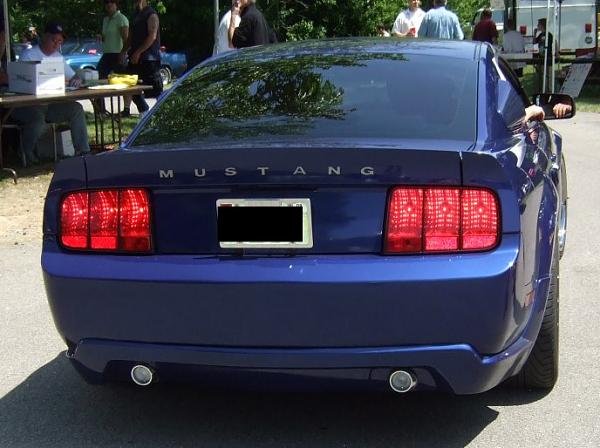 2010 Mustang Tail-lights and Spoiler Uncovered.-dscf0983s.jpg