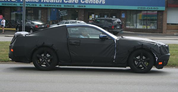 2010 Ford Mustang On Woodward-o.jpg