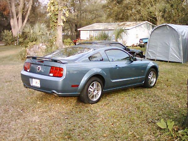 More 2010 info including colors-moms-mustang-002.jpg